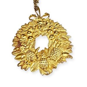 Kirk Stieff Christmas Holiday Williamsburg Pewter Gold Wreath Ornament Necklace